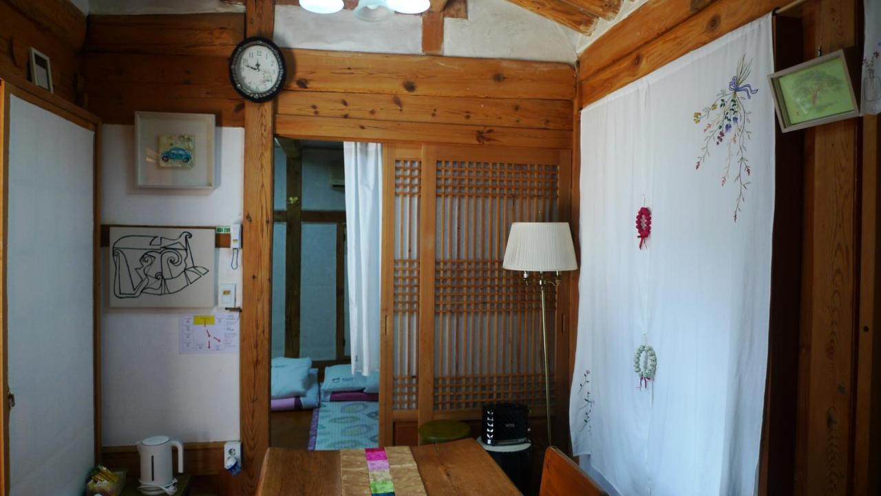 Namhyundang - Hanok Korean Traditional House โซล ภายนอก รูปภาพ